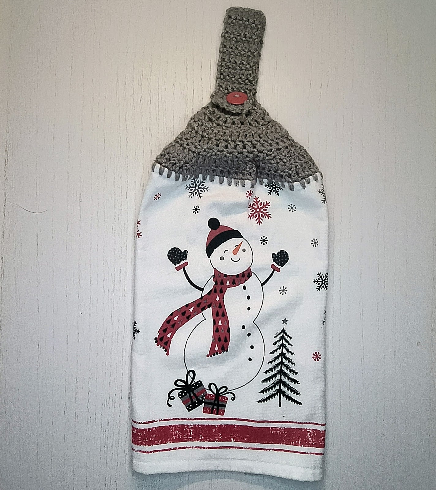 Crochet Top Festive Snowman & Presents Hanging Dish Towel