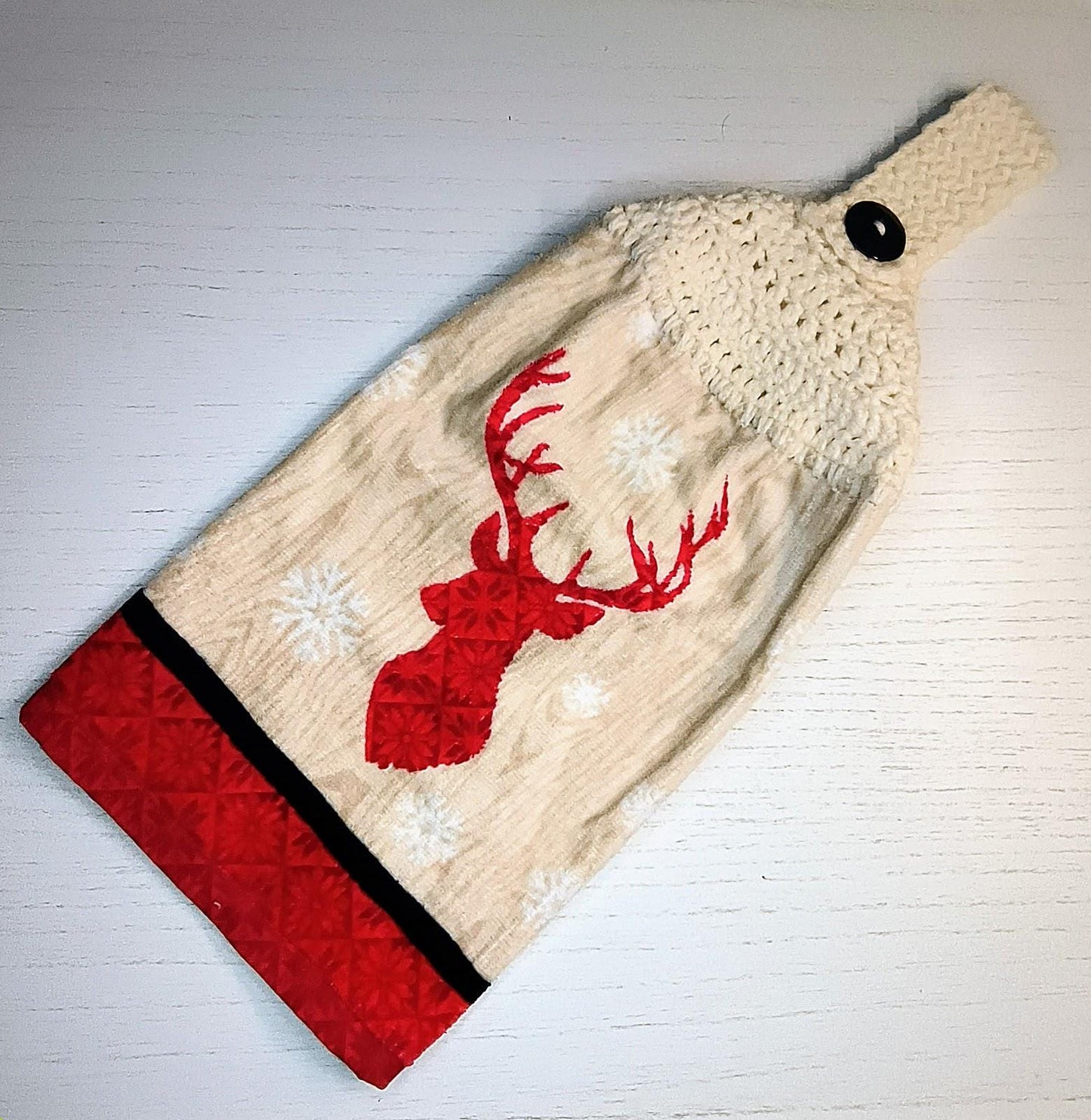 Festive Reindeer Crochet Hanging Towel - 100% Cotton Kitchen Decor - Teacher Gift - RV Accessory - Durable & Absorbent